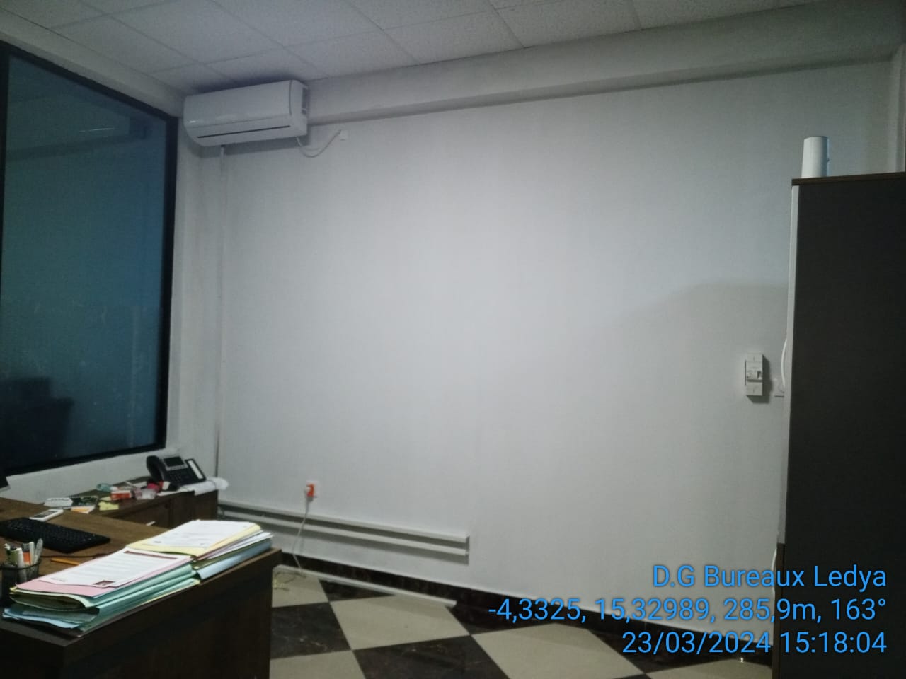 Après les travaux - Salle de réunion avec peinture latex terminée